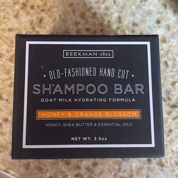 Beekman 1802 Hair Beekman 82 Hand Cut Shampoo Bar Honeyorange
